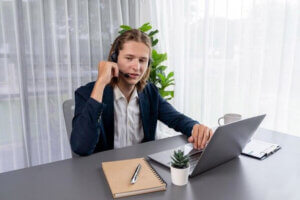 How to Conduct Professional Phone Calls? - oTechWorld