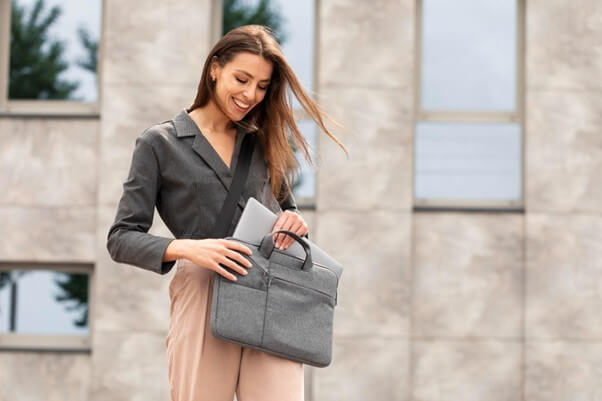 How Branded Laptop & Tablet Sleeves Improve Corporate Event Identity