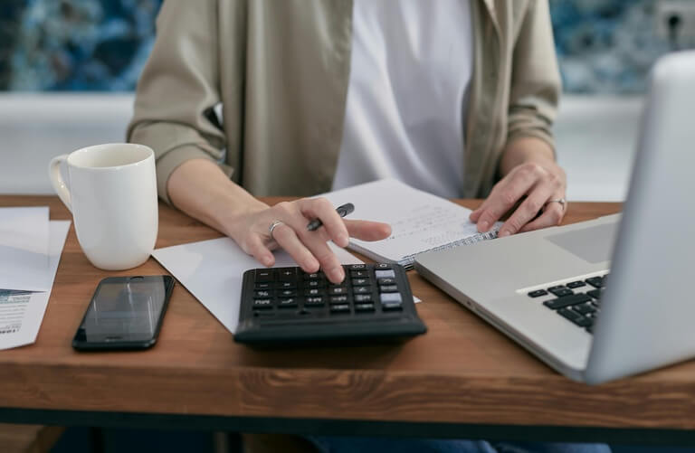 Best Payroll Platforms for Managing Contractors and Full-Time Employees