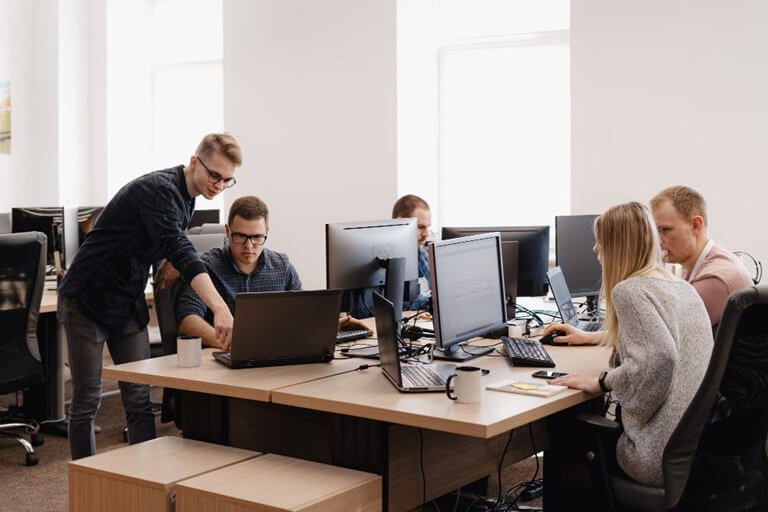 How Do You Manage a Dedicated Development Team Across Different Time Zones