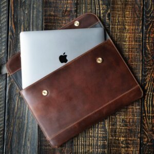 Laptop Sleeve vs Briefcase The Ultimate 2026 Buying Guide