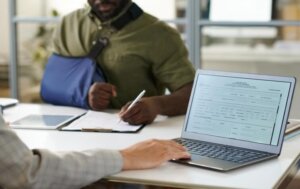 What to Do in the First 24 Hours After a Workplace Injury in Florida