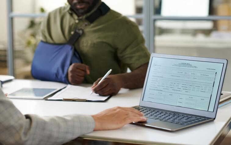 What to Do in the First 24 Hours After a Workplace Injury in Florida 