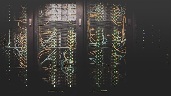 What Does a Carrier-Neutral Data Center Offer Over a Single-carrier Facility 