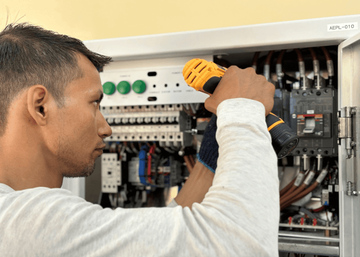 AI Receptionists for HVAC and Electrical Contractors Costs, Call Volumes, and Setup